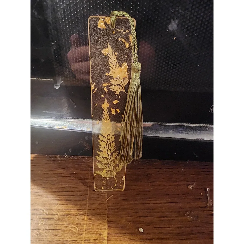 Vintage UV Glow Lucite Acrylic Bookmark With Gold Flakes & Florals, Green Tassel